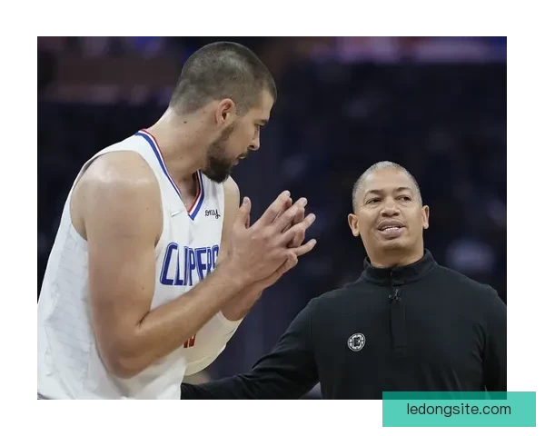 卢指导:专注执教不纠结小卡与加兰出场时间限制 卢指导:专注执教不纠结小卡与加兰出场时间限制